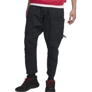 Nike ACG Woven Cargo Pants
Mens Size M Black Belted CD7646–011